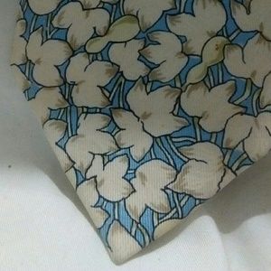 LAST CALL & PRICE DROP HERMES TIE